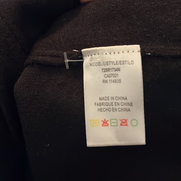 RDI Collared w/Buttons Sweater - Picture 7 of 7